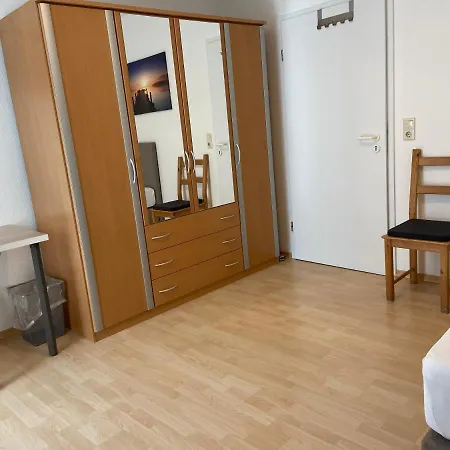 Apartman Mit 2 Einzelzimmer Gemeinsamer Kuechen/bad/balkon-nutzung