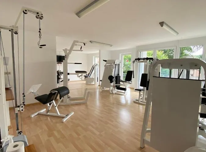 Mit 2 Einzelzimmer Gemeinsamer Kuechen/bad/balkon-nutzung *