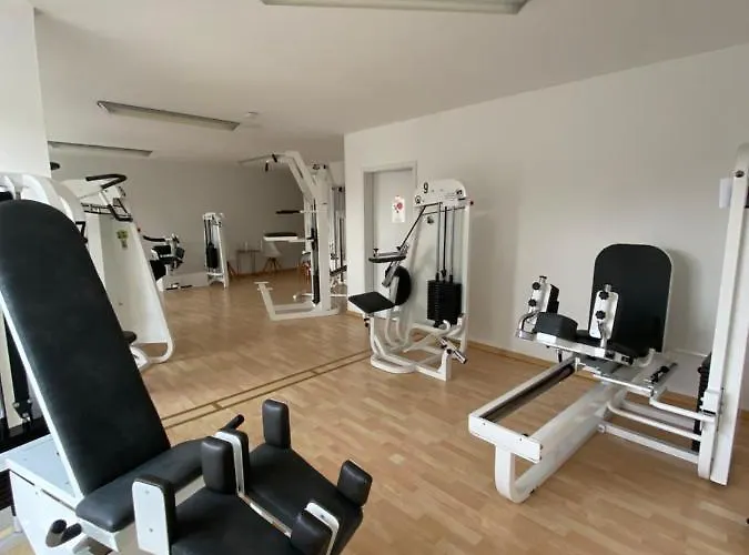 Mit 2 Einzelzimmer Gemeinsamer Kuechen/bad/balkon-nutzung Apartment *