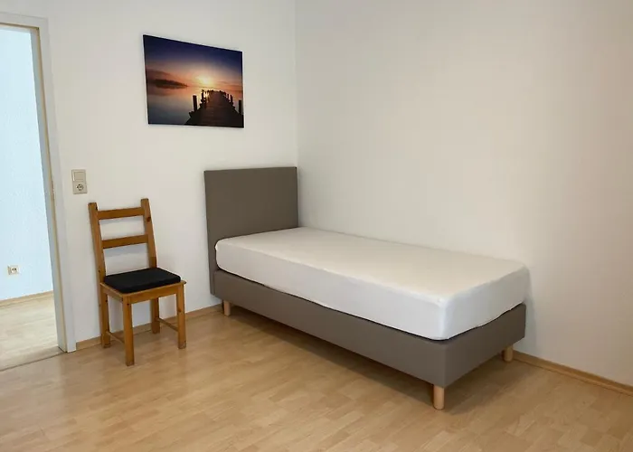 Apartment Mit 2 Einzelzimmer Gemeinsamer Kuechen/bad/balkon-nutzung