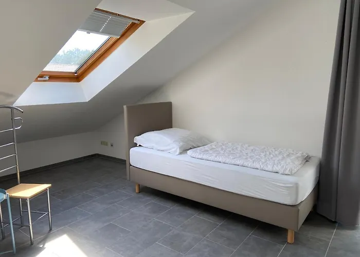 Mit 2 Einzelzimmer Gemeinsamer Kuechen/bad/balkon-nutzung Apartman